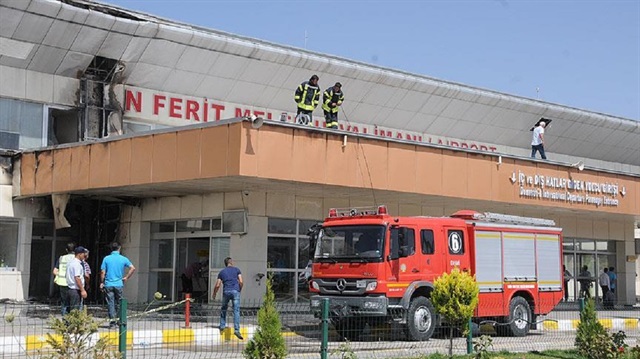 Van Ferit Melen Havalimanındaki yangına itfaiye ekipleri müdahale etti. 