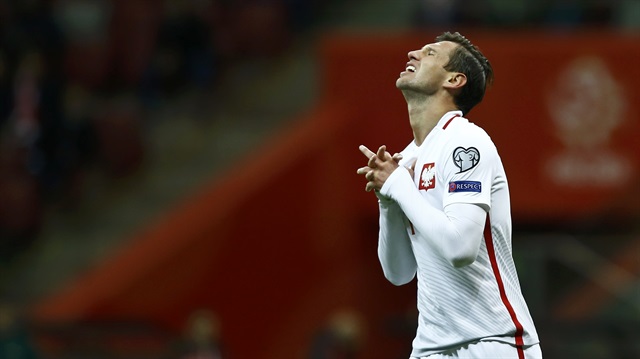 Krychowiak geçen sezon 34 milyon euro bonservis bedeliyle Sevilla'dan PSG'ye transfer olmuştu. 