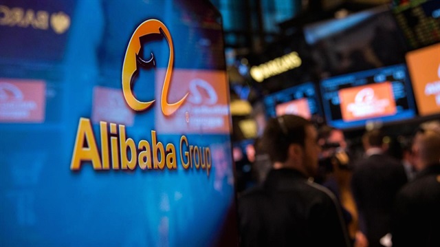 Alibaba, 431 milyar $'lık değere ulaşarak, ‘trilyon dolarlık şirket’ yarışına katılmakla kalmadı Amazon’un ‘dünyanın en büyük e-ticaret firması’ unvanını da tehdit etmeye başladı.