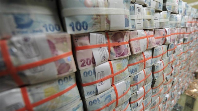Vatandaşlar, 200 lira yerine 100 liralık banknota daha çok rağbet gösteriyor.