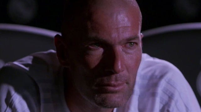 Verdiği özel röportajda rahmetli babasını gören Zidane gözyaşlarını tutmadı.