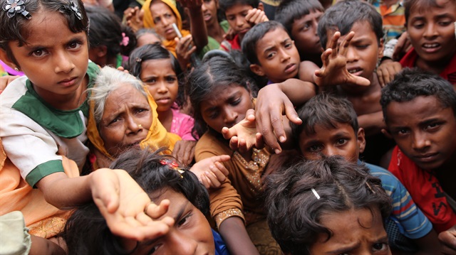 Bangladeş'e kaçan Arakanlı Müslümanlar zor durumda.   