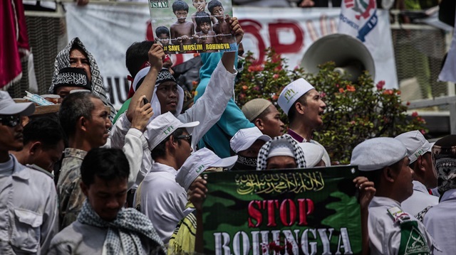 Endonezya'da Arakanlı Müslümanlara destek gösterisi

