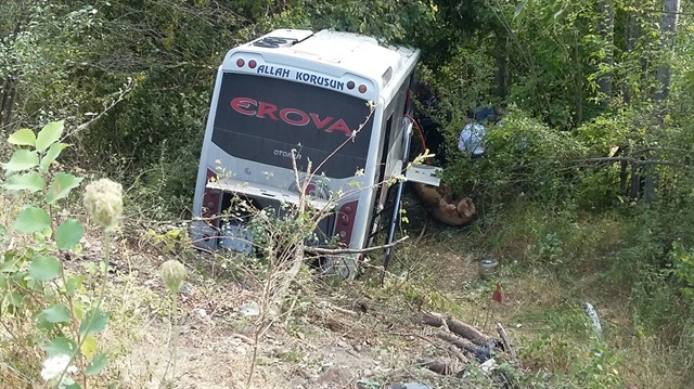 Amasya'da yolcu midibüsünün devrilmesi sonucu 26 kişi yaralandı.