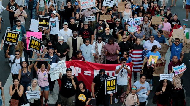 ABD Başkanı Donald Trump'ın DACA programını iptal etme kararı alması bazı kentlerde protesto edildi.