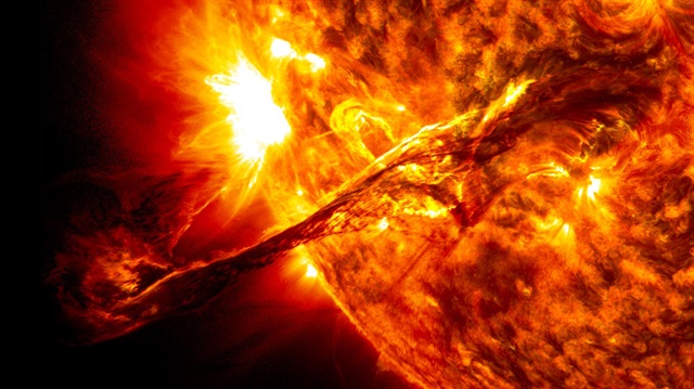 NASA, Güneş Dinamikleri Gözlemevi'nin patlama sırasında kaydettiği görüntüleri de paylaştı.