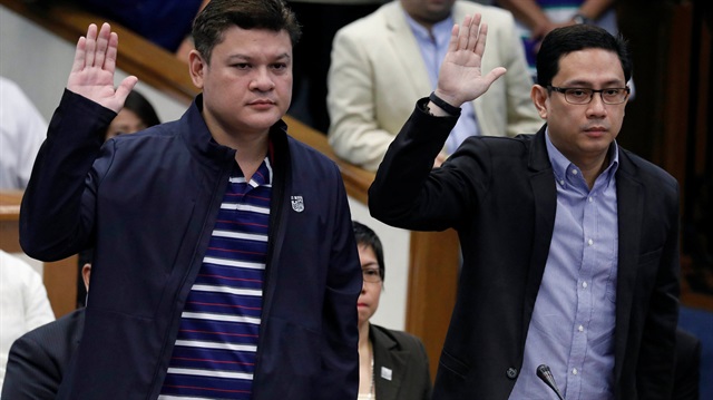 Duterte'nin, oğlu ve damadından oturuma katılmalarını istediği bildirildi.

