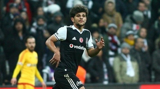 Beşiktaş'ın genç oyuncusu Eslem geçen sezon BB Erzurumspor formasıyla 13 maça çıktı ve 1 gol kaydetti.