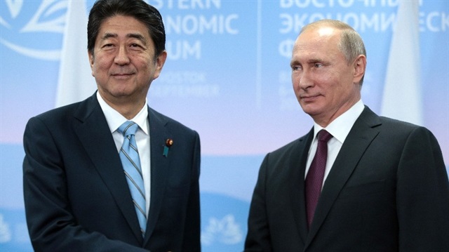Rusya devlet başkanı Putin, Japon mevkidaşı ile görüştü. 

