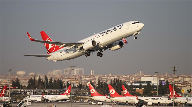 Türk Hava Yolları'nın Riyad ve Kopenhag ile Azerbaycan Havayolları'nın Bakü'den gelen uçakları da pisti pas geçmek zorunda kaldı. 