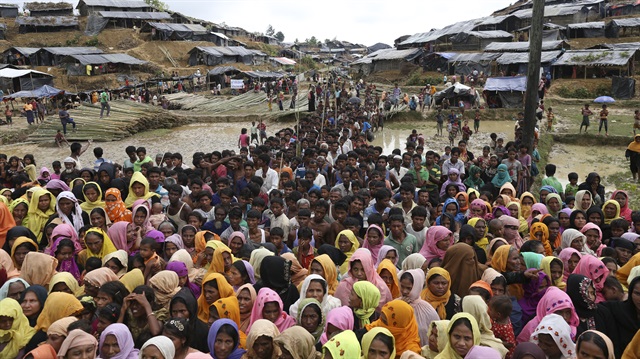 Arakanlı Müslümanlar, Myanmar zulmünden kaçıp Bangladeş'e sığınıyor. 