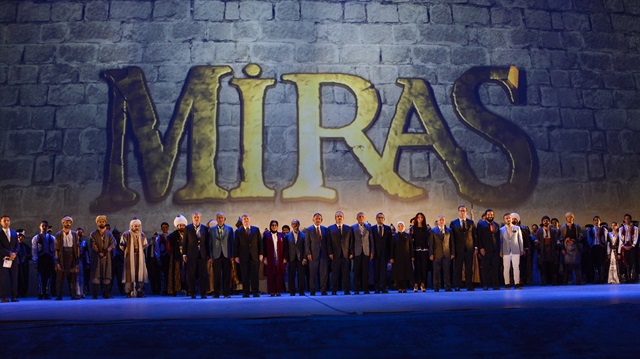"Miras" adlı görsel şölen Çevre ve Şehircilik Bakanı Mehmet Özhaseki'nin katılımıyla yapıldı. 