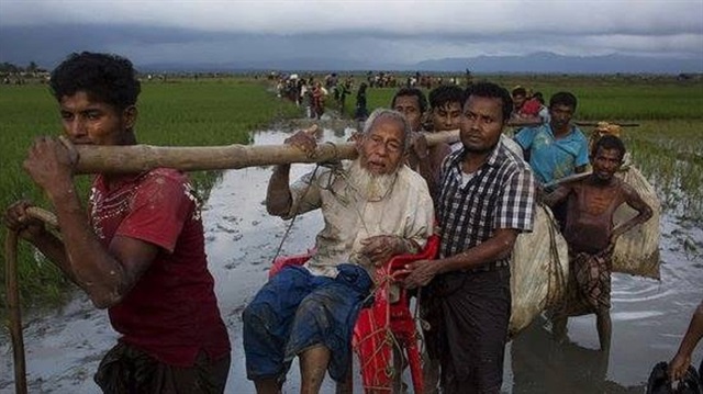 مسلمو الروهنغيا يواصلون الفرار من بطش جيش ميانمار