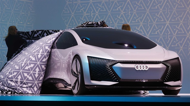 Audi Aicon konsept otomobil.