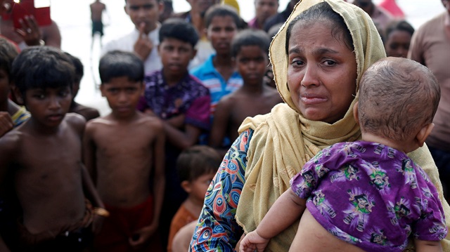 Myanmar zulmünden kaçan Arakanlı Müslümanlar, Bangladeş'e sığınıyor.