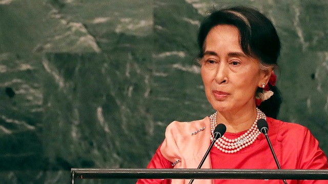 Myanmar lideri Ang San Su Çi