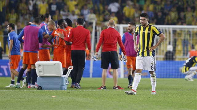 Fenerbahçe, Başakşehir maçında yaşananlar nedeniyle Beşiktaş derbisinde tek tribünü kapatacak.
