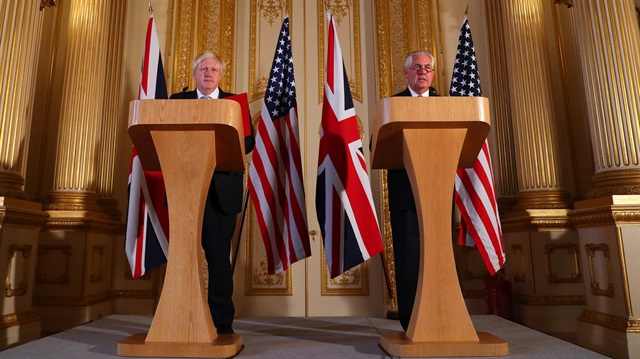 İngiltere Dışişleri Bakanı Johnson ile ABD Dışişleri Bakanı Tillerson Londra'da ortak basın toplantısı düzenledi. 