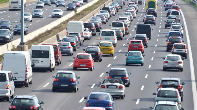 Otomobil sayısının en fazla olduğu İstanbul'da her 5,4 kişiye bir otomobil düşüyor.