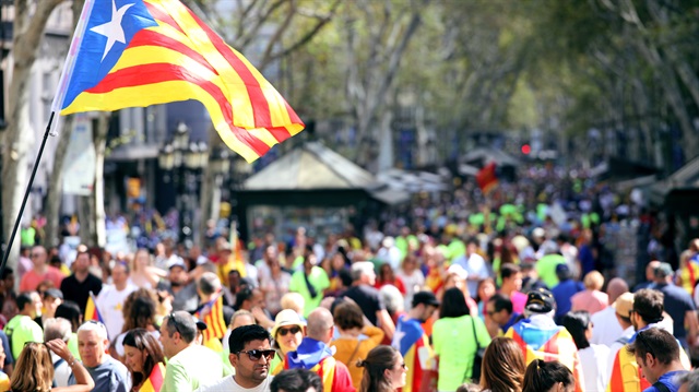 Katalonya'daki bağımsızlık tartışmaları İspanya'daki gerilimi artırıyor.