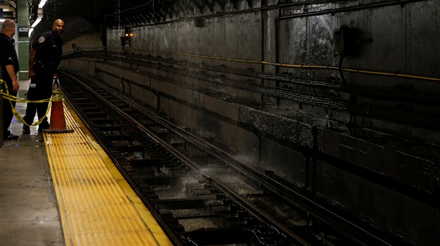 New York metrosu dakikalar içinde su altında kaldı. 
