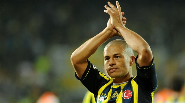 Alex de Souza, Fenerbahçe'deki kariyerinde 333 maça çıktı. Brezilyalı yıldız, bu mücadelelerde 167 gol attı 143 de asist yapma başarısı gösterdi.