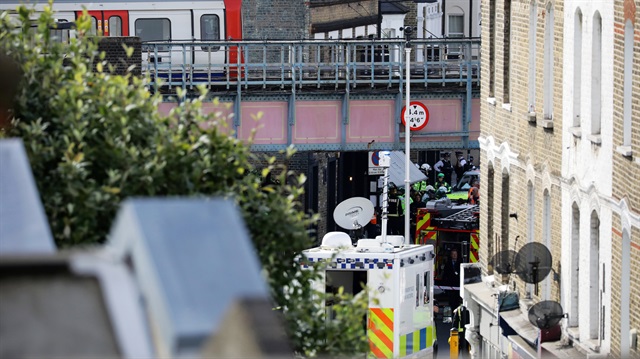 ​İngiliz polisi, dün Londra metrosunda patlayan zaman ayarlı patlayıcıyla ilgili olarak bir kişiyi gözaltına alındı.

