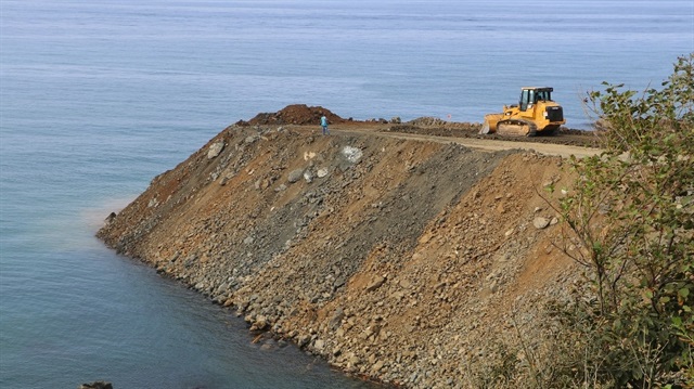 Rize-Artvin Havalimanı’nda deniz dolgu çalışmaları bugün başladı.