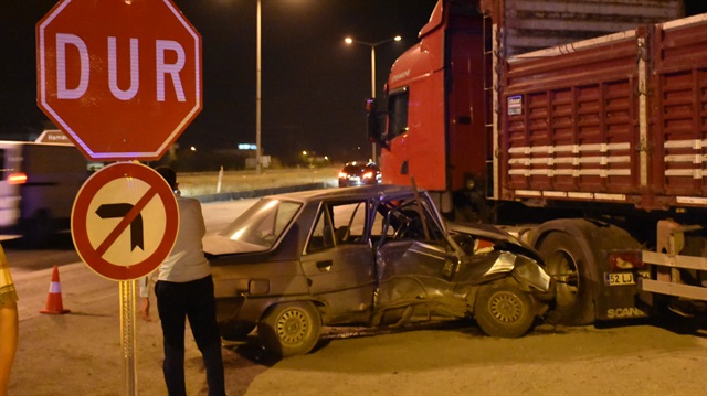 Amasya'nın Gümüşhacıköy ilçesinde meydana gelen trafik kazasında 1'i çocuk 6 kişi yaralandı.