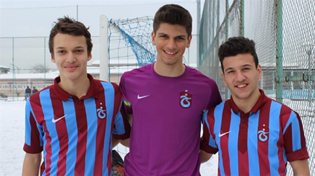 Genç file bekçisi, altyapısından yetiştiği Trabzonspor'da profesyonelliğe adım attı.