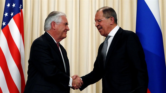  U.S. Secretary of State Rex Tillerson (L) and Russian Foreign Minister Sergei Lavrov (R)