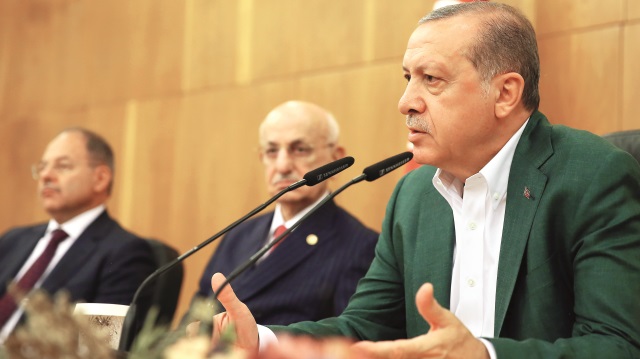 Cumhurbaşkanı Recep Tayyip Erdoğan, ABD ziyareti öncesi Atatürk Havalimanı Devlet Konukevi’nde düzenlediği basın toplantısında soruları yanıtladı.