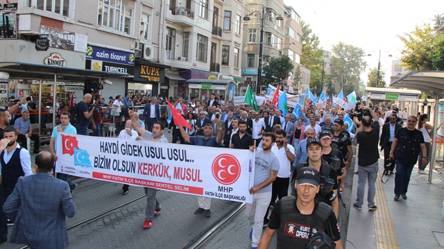 مسيرة في إسطنبول احتجاجا على استفتاء انفصال الإقليم الكردي عن العراق