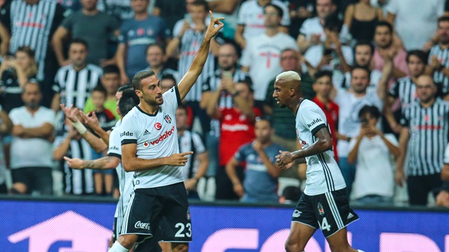 Cenk Tosun'un gol sevinci.