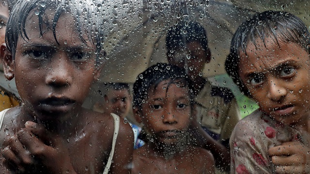 25 Ağustos'tan bu yana Myanmar'daki şiddet olaylarından kaçarak Bangladeş'e sığınan Arakanlı Müslümanlar...