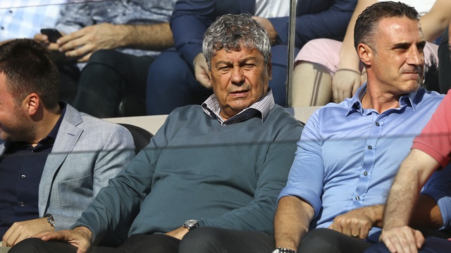 Başakşeihir-Trabzonspor mücadelesini Mircea Lucescu, yardımcısı Tayfur Havutçu ile birlikte izledi.