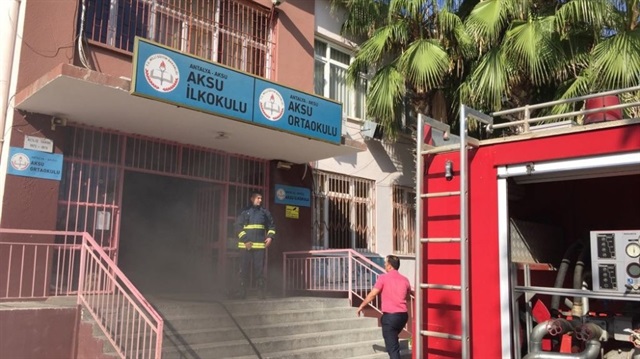 Okulda çıkan yangın korkuttu-Antalya haberleri