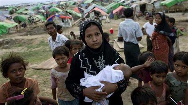 من ميانمار إلى بنغلاديش.. لاجئو الروهنغيا يستجيرون من الموت بـ"مخيمات العذاب"