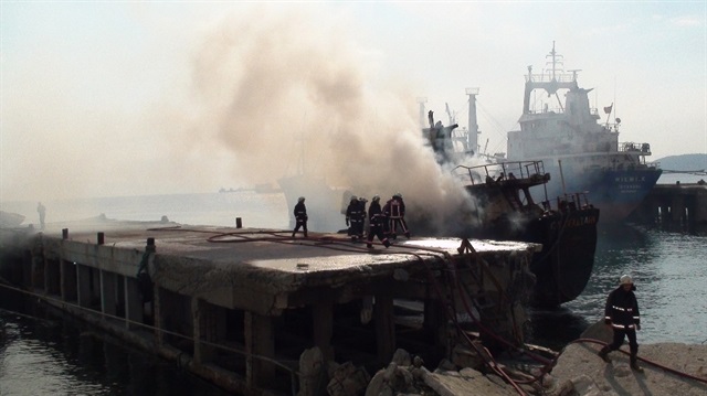 Yangına itfaiye ekipleri müdahalede bulundu. 