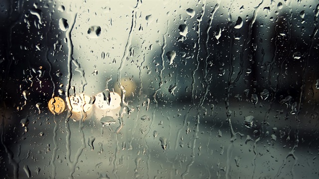 Meteoroloji'den gelen raporlara göre bu akşam İstanbul'da sağanak yağışlar görülecek. 