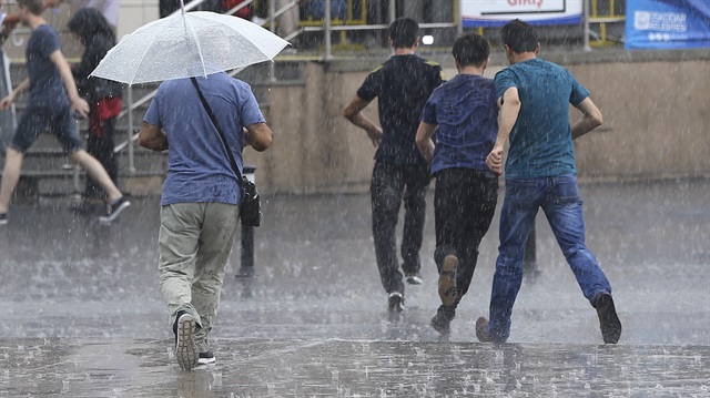 İstanbul'un kuzeybatı kesimlerinde bugün sağanak yağış bekleniyor.