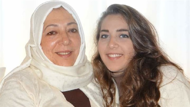 Suriyeli aktivist Orouba Bakarat ile 22 yaşındaki gazeteci kızı Halla Barakat