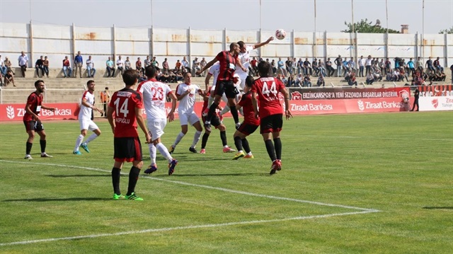 Eskişehirspor dün, 3. Lig ekibi 24 Erzincanspor'a 4-2 yenilerek Türkiye Kupası'na veda etti.