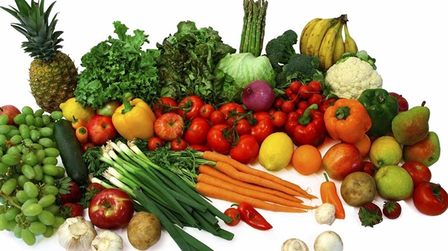 الفواكه والخضروات الملونة تقي من سرطان القولون