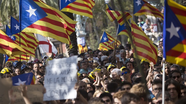 Katalonya'da referandum gerginliği büyüyor