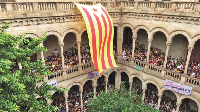 Katalonya’da olağanüstü hal! Öğrenciler üniversite bastı