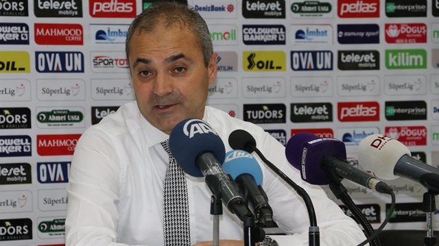 Erkan Sözeri, Yeni Malatyaspor yenilgisi sonrasında görevi bırakacağını açıkladı. 