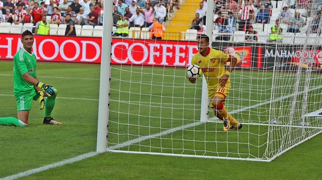 Göztepe'nin Süper Lig'e yolculuğuna 20 golle katkı sağlayan Jahovic, Süper Lig'de çıktığı 6 maçta 6 gol atma başarısı göstermişti.