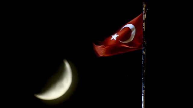 Türk Bayrağı ile Hilal buluştu