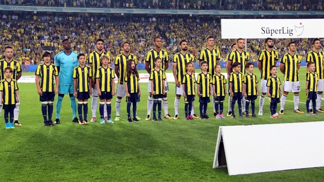Son 2 haftadır Fenerbahçe'nin ilk 11'inde yer alan Carlos Kameni sarı lacivertli taraftarların beğenisini kazanıyor. 